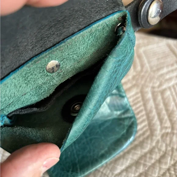 Cody MC Leather Cell Phone Snap On Pouch - Picture 6 of 6